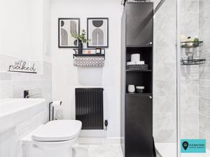 En Suite - click for photo gallery
